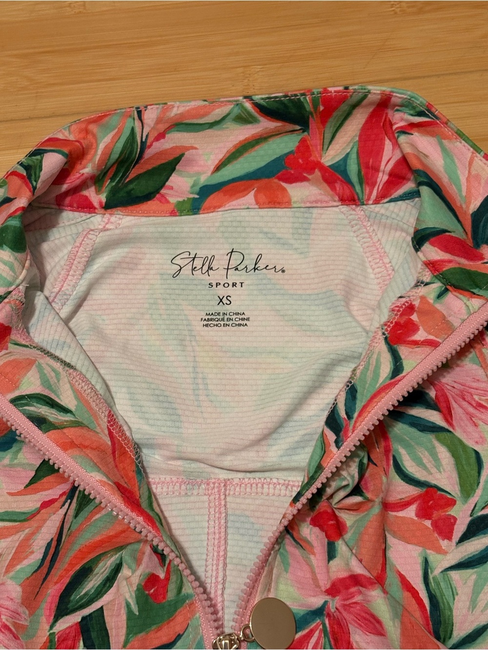 Stella Parker Women’s Floral UPF 50 Half Zip in Coral & Green - Picture 6 of 7